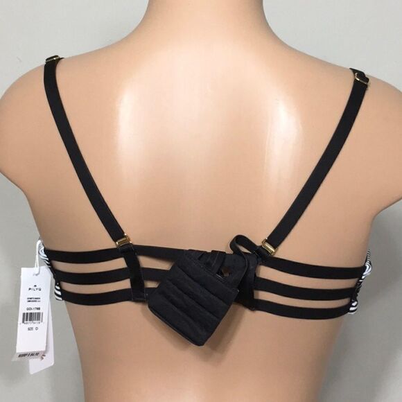 PILYQ Geometric diamond top and strappy bottom.D-cup/M-bottom - Picture 8 of 8